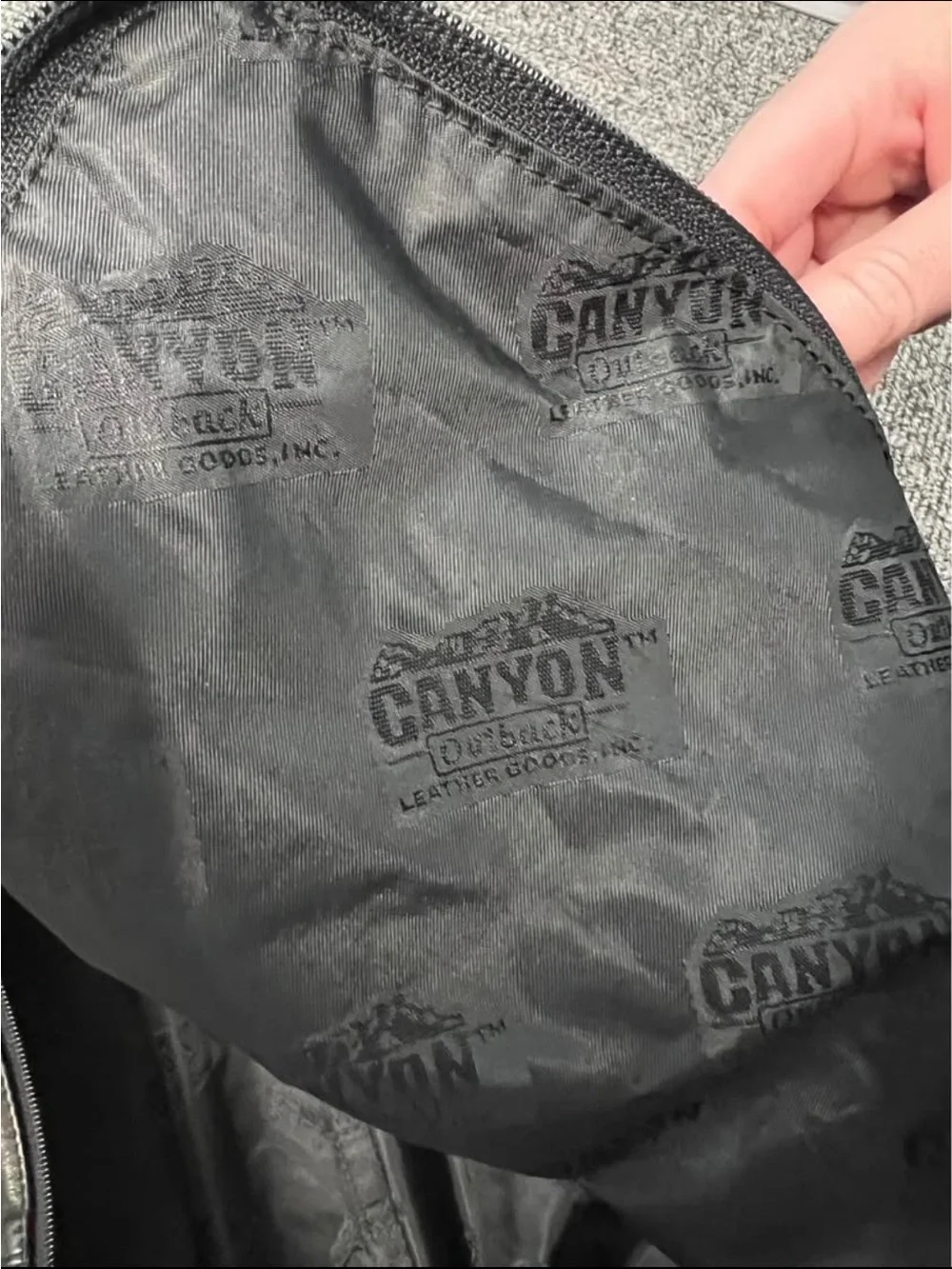 Canyon Outback mint like